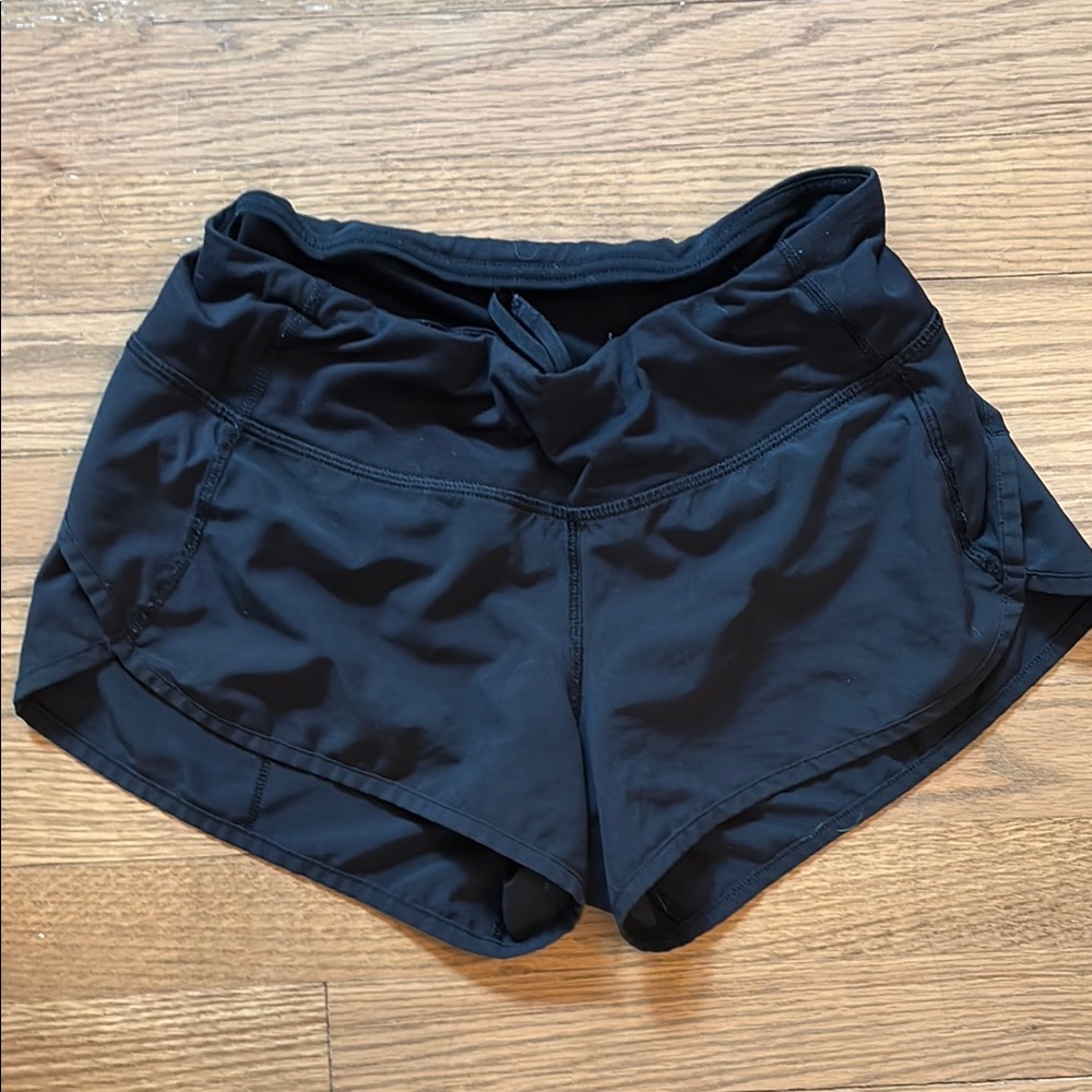 Lululemon Black Women's Speed Up Shorts - 2.5 inseam